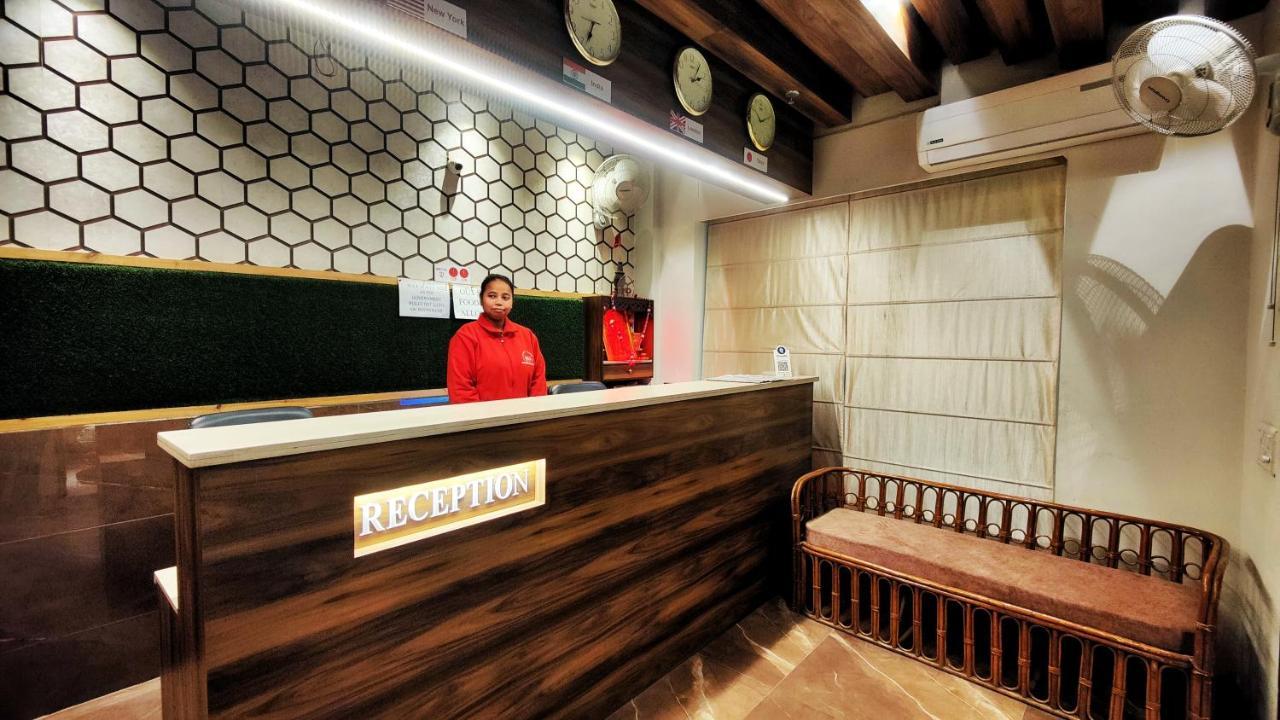 Hotel 21 Next To Chd Railway Station Chandīgarh Buitenkant foto