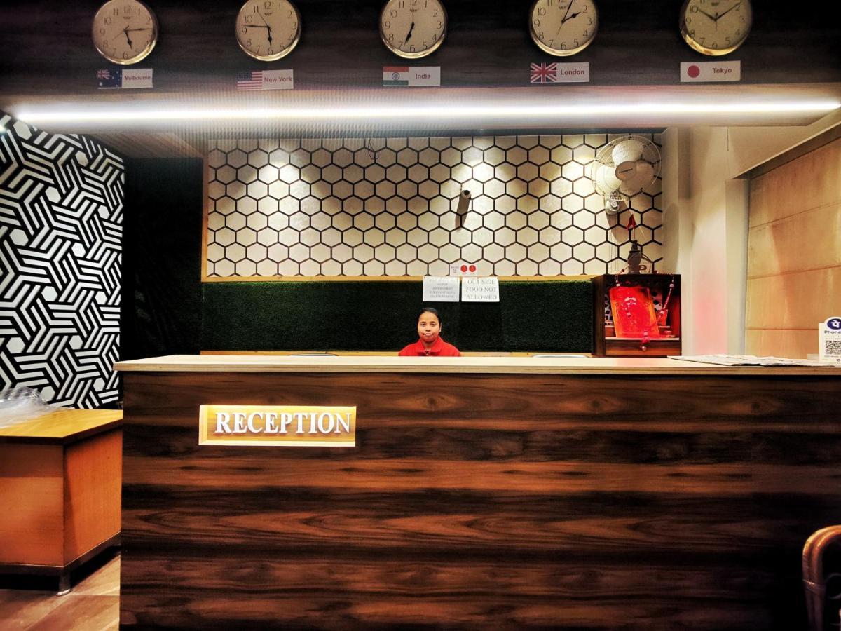 Hotel 21 Next To Chd Railway Station Chandīgarh Buitenkant foto