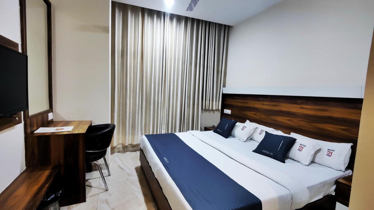 Hotel 21 Next To Chd Railway Station Chandīgarh Buitenkant foto
