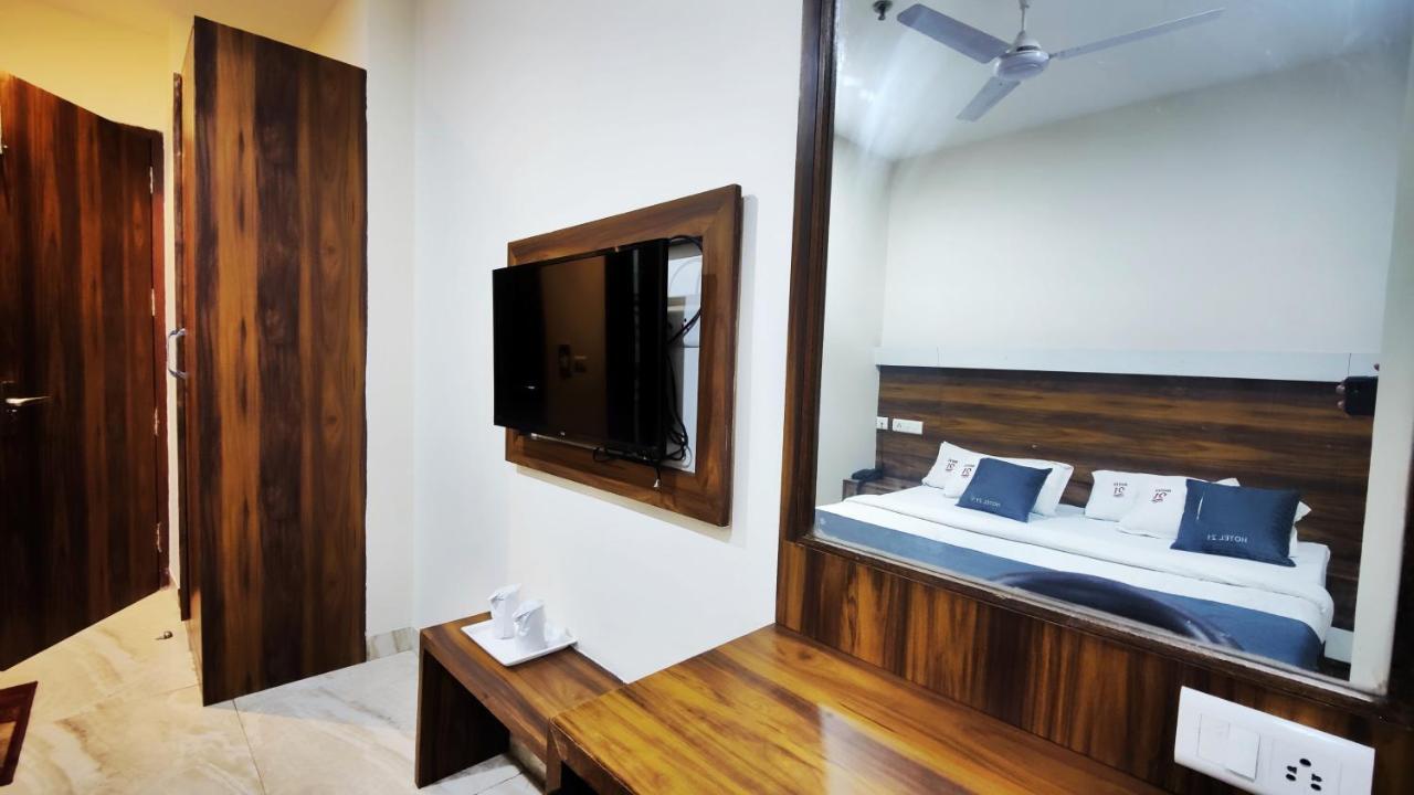 Hotel 21 Next To Chd Railway Station Chandīgarh Buitenkant foto