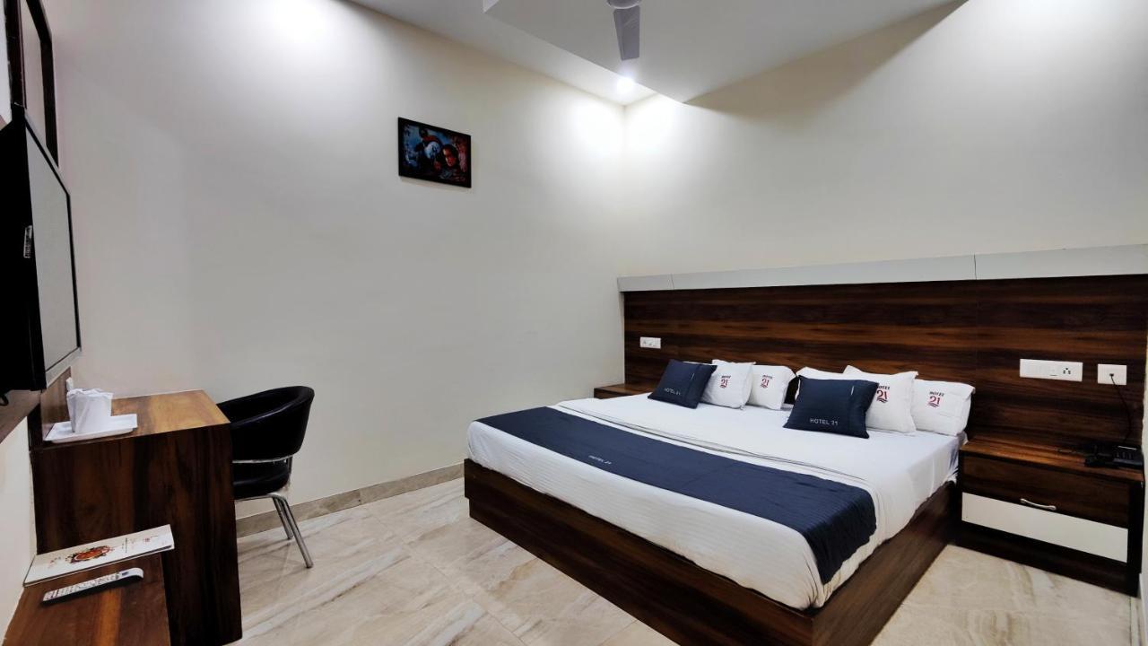 Hotel 21 Next To Chd Railway Station Chandīgarh Buitenkant foto