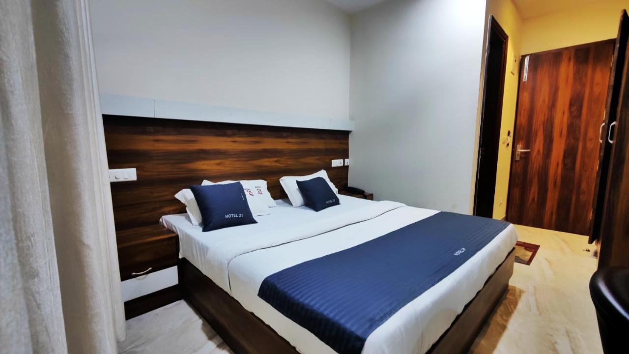 Hotel 21 Next To Chd Railway Station Chandīgarh Buitenkant foto